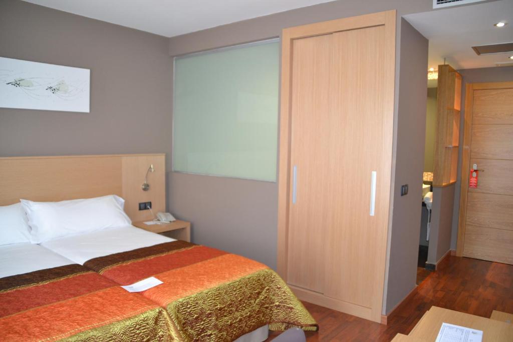 Hotel Vilar Riu De Baix Flix Habitación foto